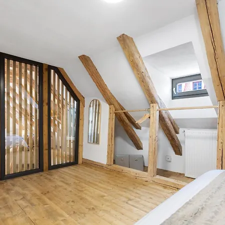 Aparthotel House 66 Brasov