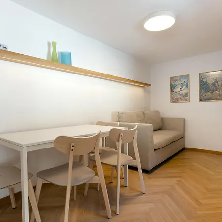 Aparthotel House 66