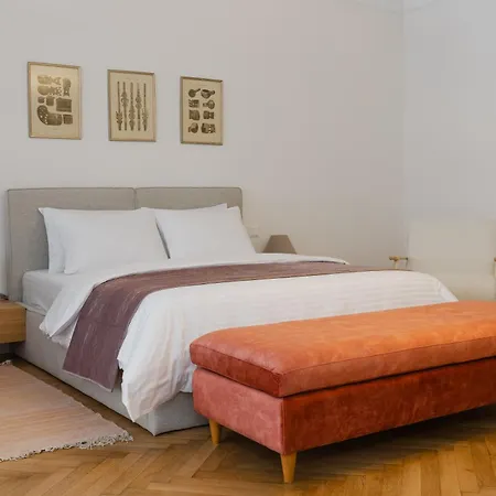 House 66 Aparthotel *
