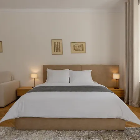Aparthotel House 66 *